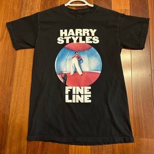 2019 Harry Style “FINE LINE” Black Tee, size Small